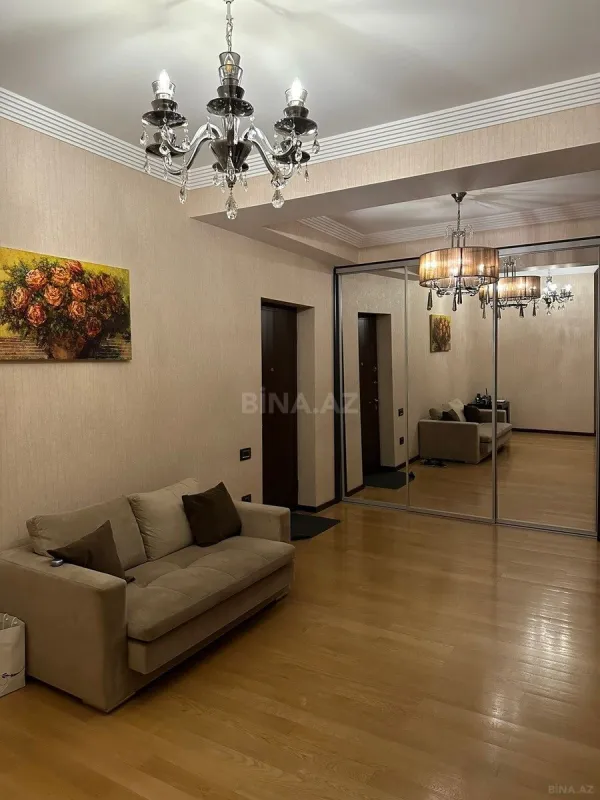 Kirayə verilir 2 otaqlı mənzil 60 m²