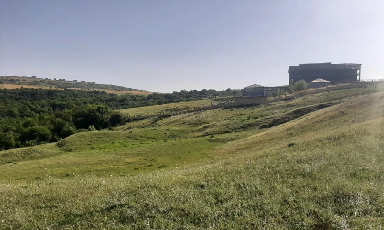 Satılır torpaq sahəsi 1100 m²