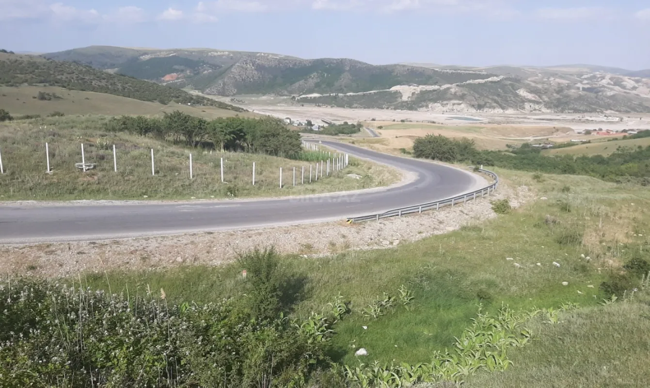 Satılır torpaq sahəsi 1100 m²