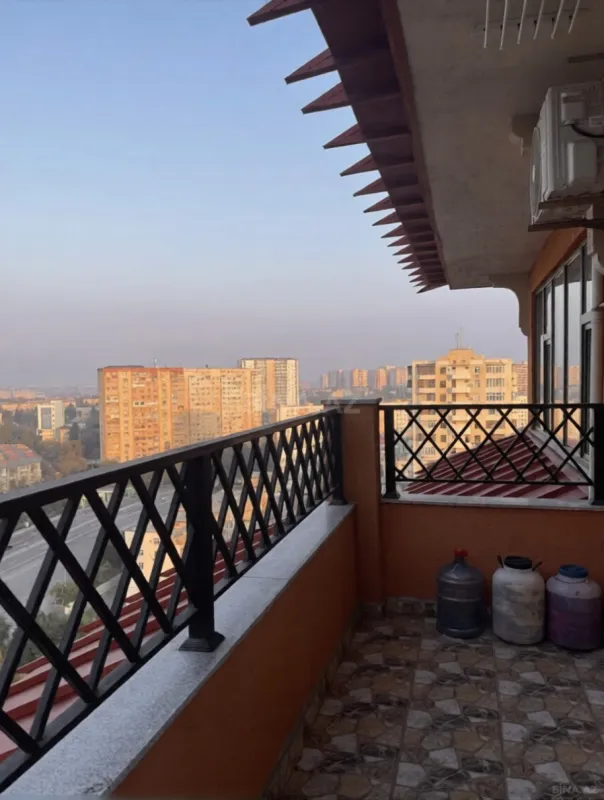 Satılır 4 otaqlı mənzil 186 m²