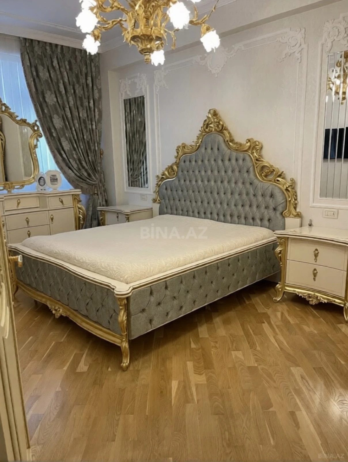 Satılır 4 otaqlı mənzil 186 m²