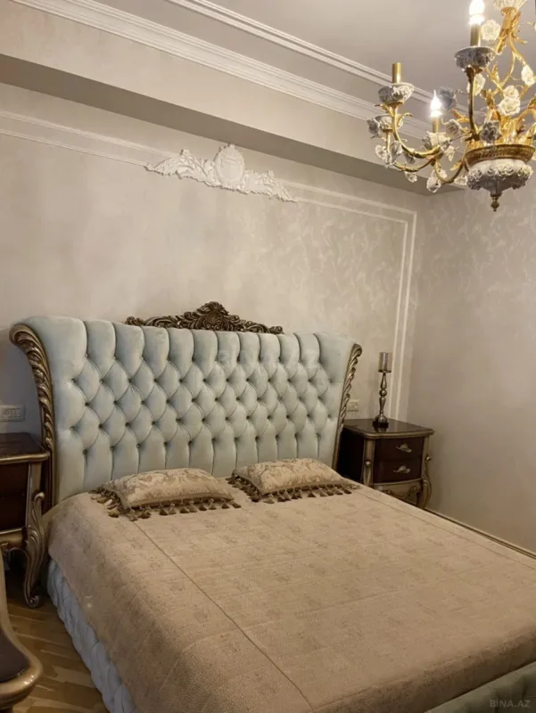Satılır 4 otaqlı mənzil 186 m²