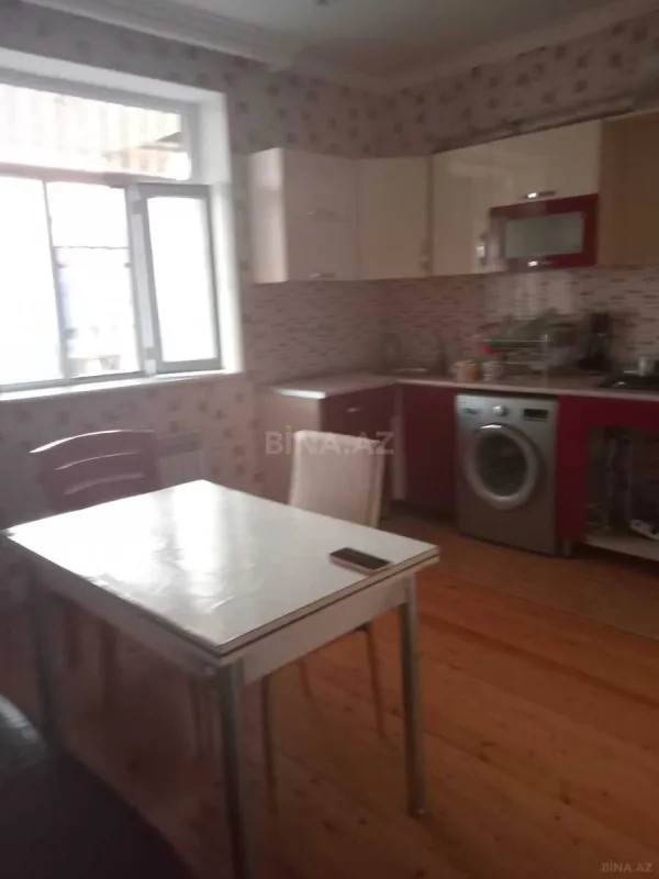 Satılır 3 otaqlı həyət evi 180 m²