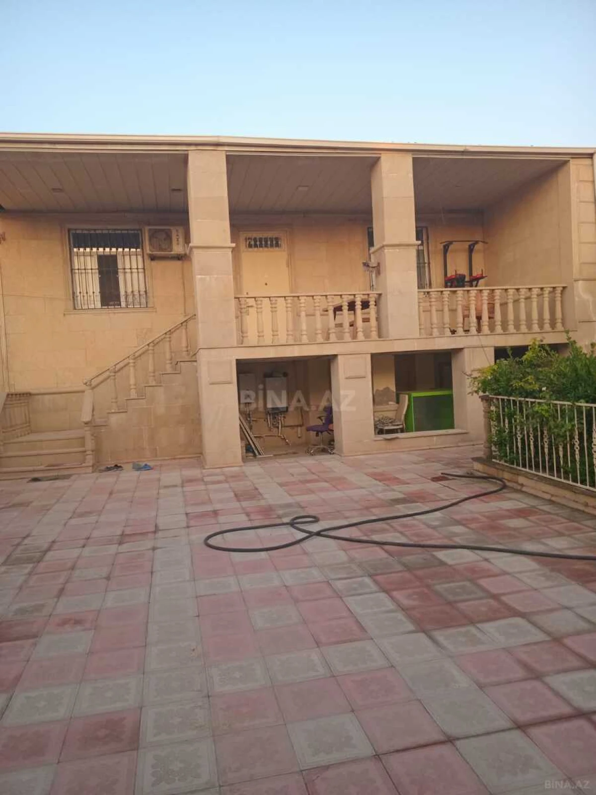 Satılır 3 otaqlı həyət evi 180 m²