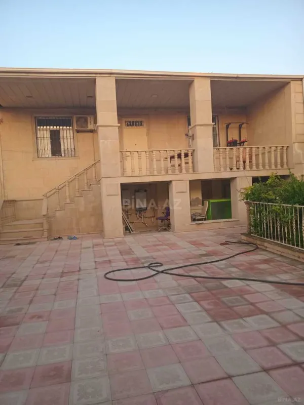 Satılır 3 otaqlı həyət evi 180 m²