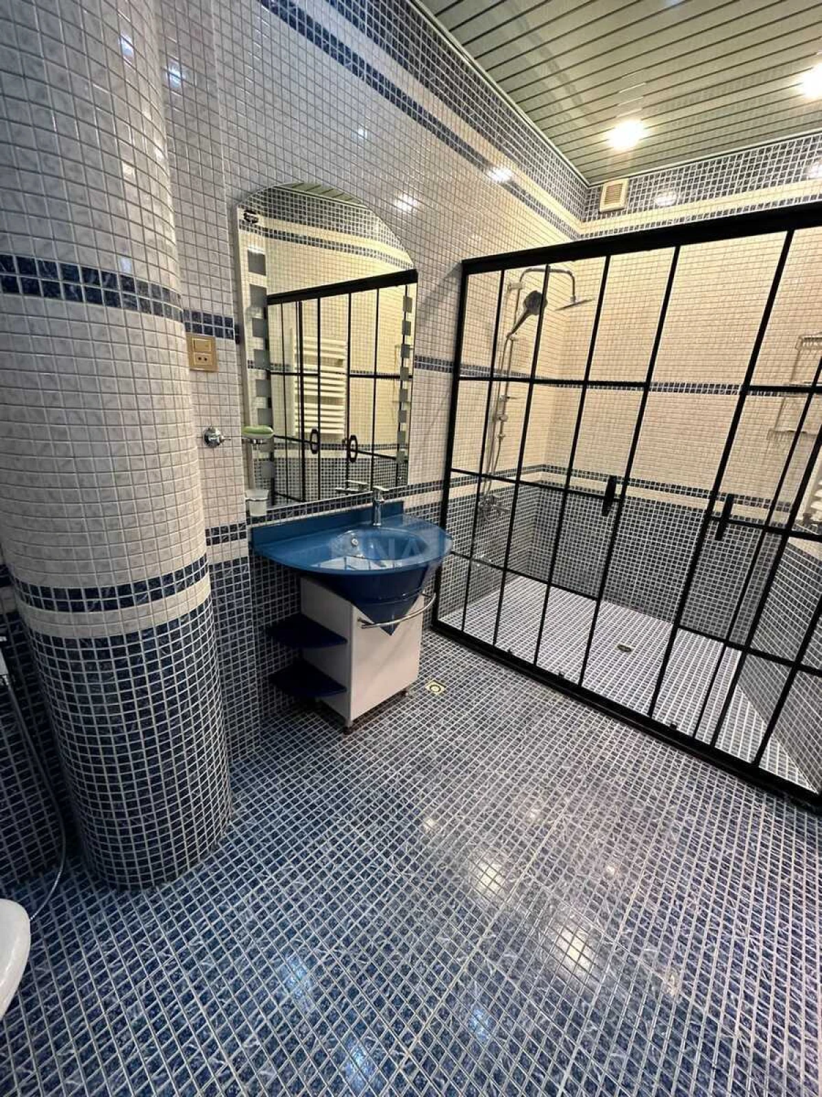 Kirayə verilir 6 otaqlı mənzil 350 m²