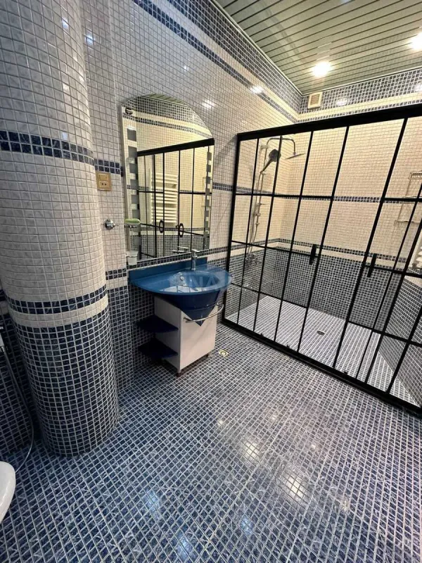 Kirayə verilir 6 otaqlı mənzil 350 m²