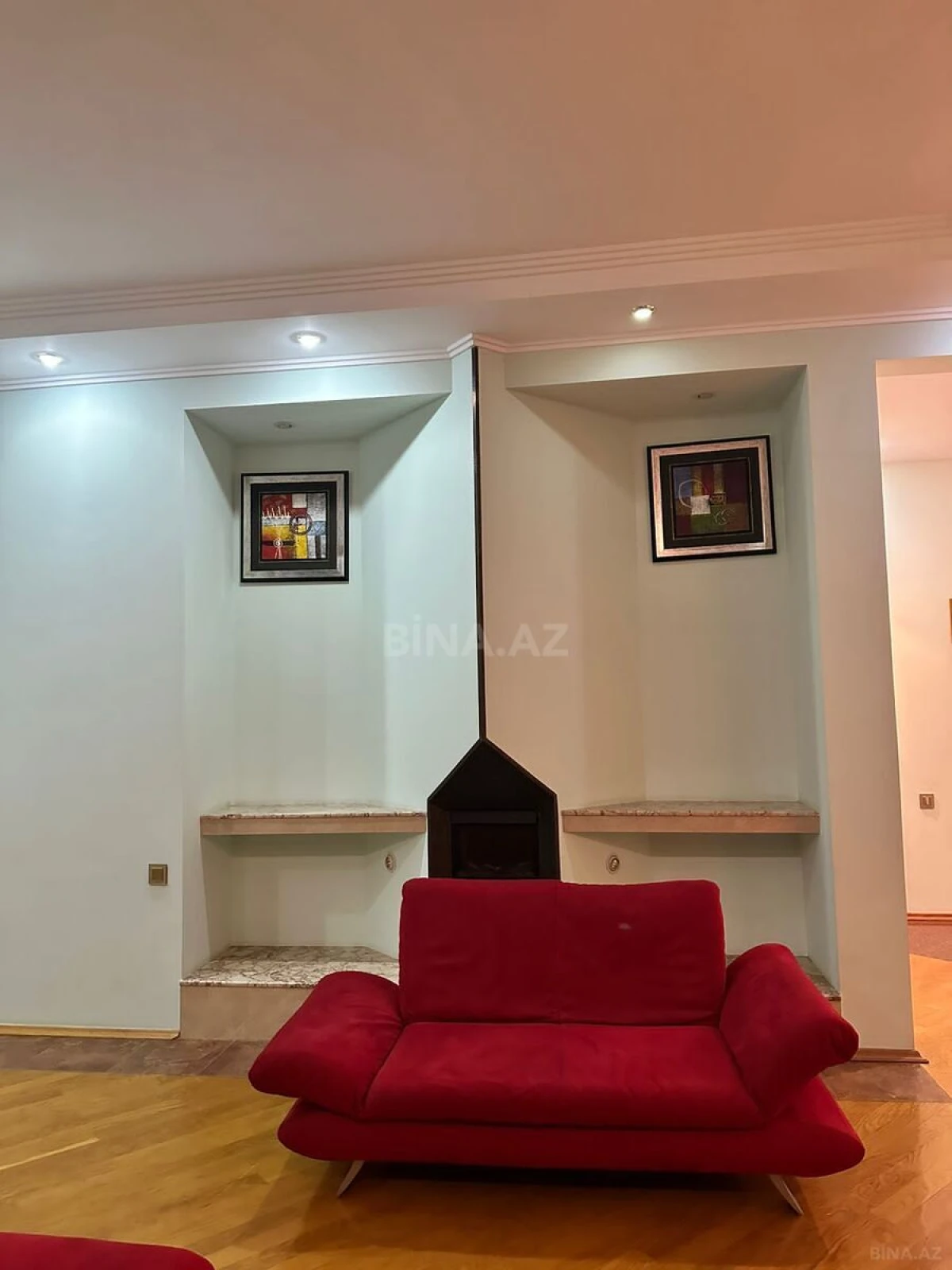 Kirayə verilir 6 otaqlı mənzil 350 m²