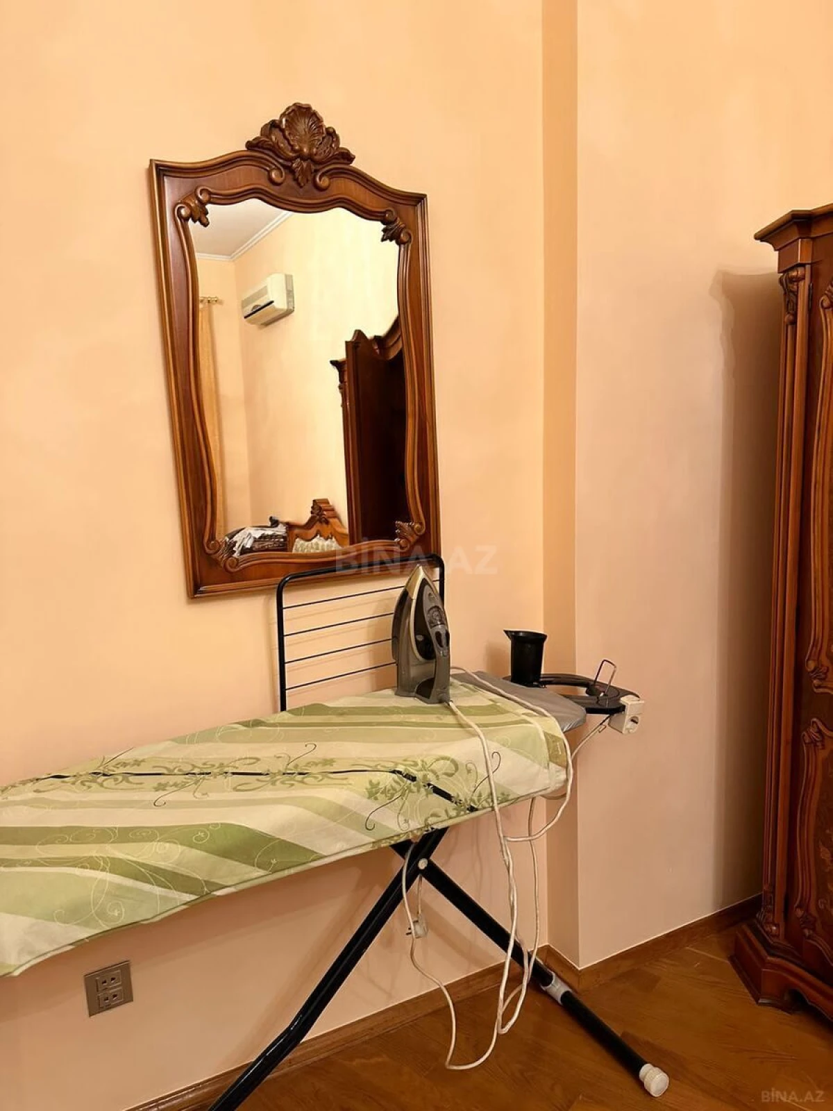 Kirayə verilir 6 otaqlı mənzil 350 m²