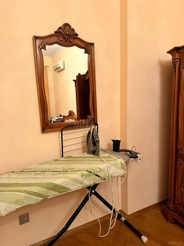 Kirayə verilir 6 otaqlı mənzil 350 m²