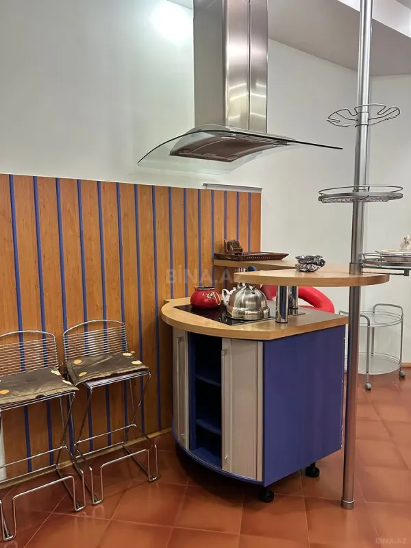 Kirayə verilir 6 otaqlı mənzil 350 m²