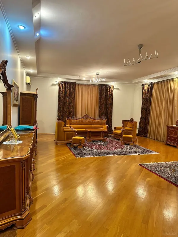Kirayə verilir 6 otaqlı mənzil 350 m²