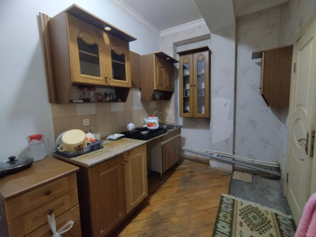 Satılır 4 otaqlı mənzil 147 m²
