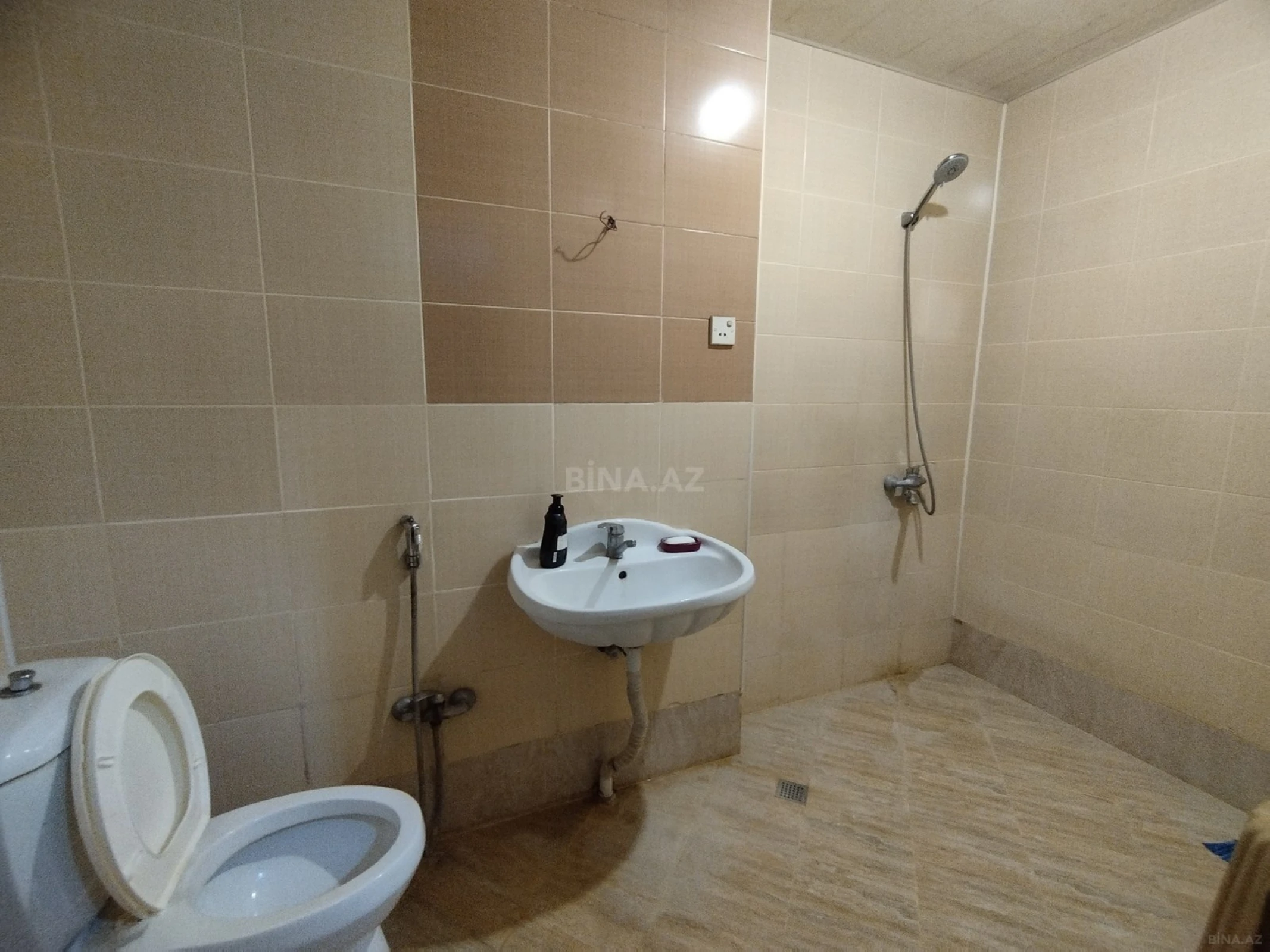 Satılır 4 otaqlı mənzil 147 m²