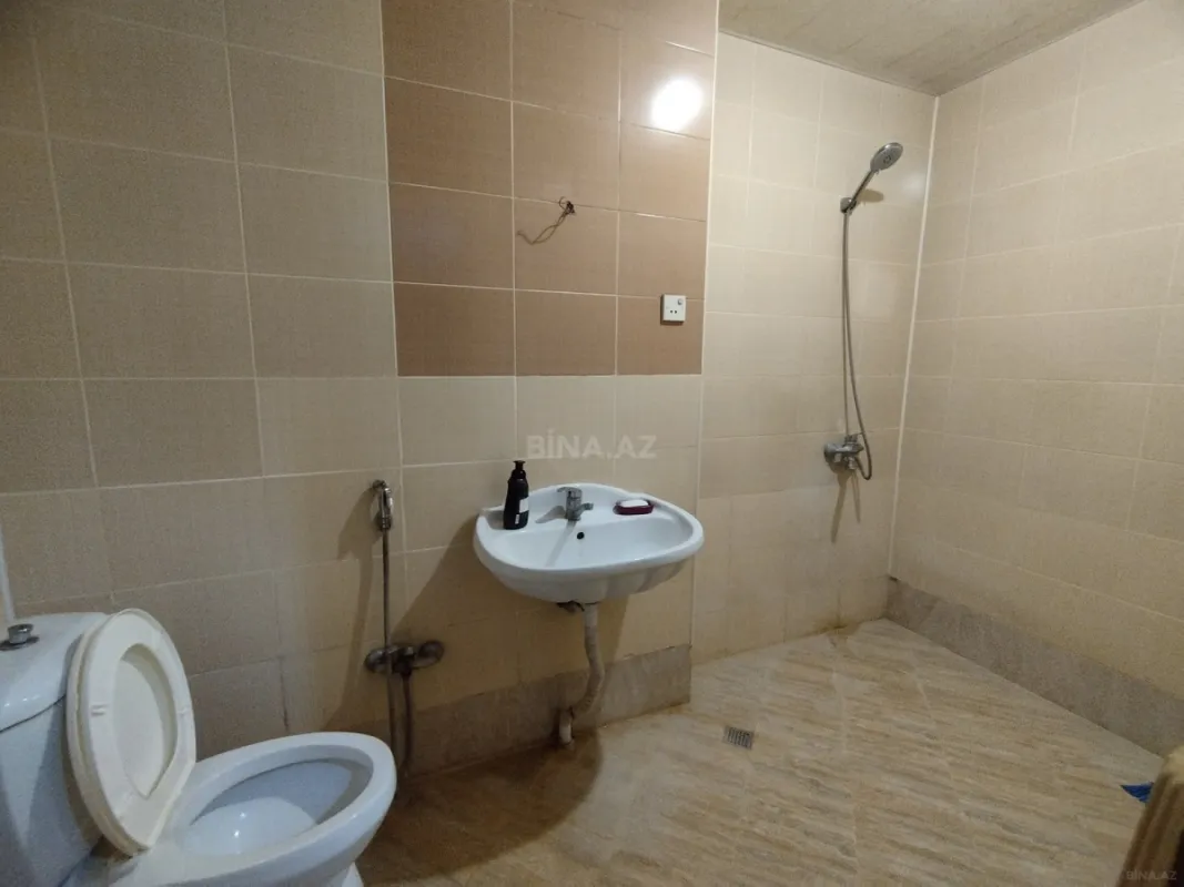 Satılır 4 otaqlı mənzil 147 m²