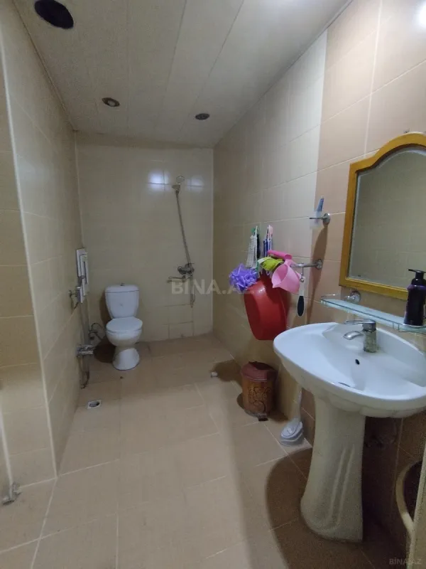 Satılır 4 otaqlı mənzil 147 m²