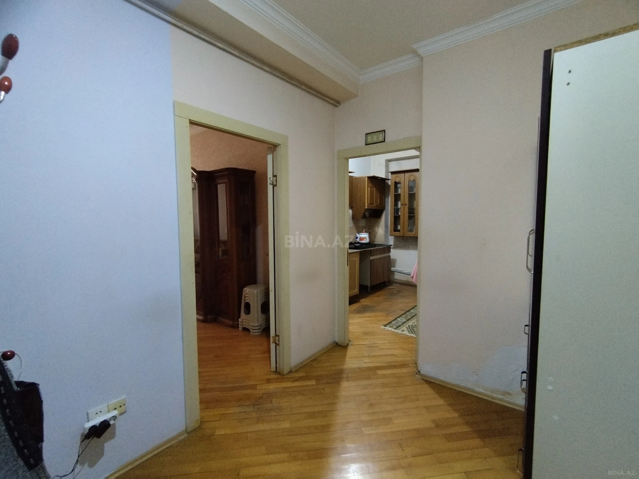 Satılır 4 otaqlı mənzil 147 m²