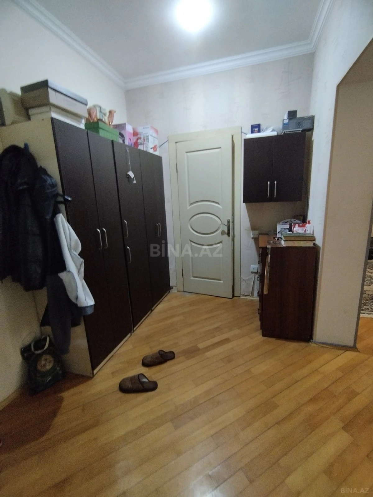 Satılır 4 otaqlı mənzil 147 m²