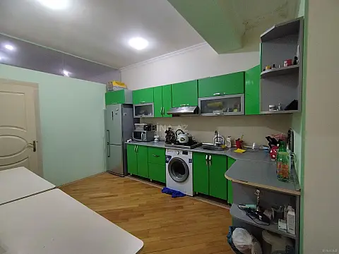 Satılır 4 otaqlı mənzil 147 m²