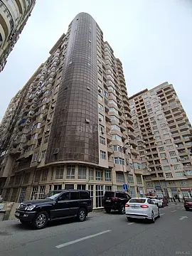 Satılır 4 otaqlı mənzil 147 m² — Bakı, 8-ci kilometr 4 otaq 147.00 m²