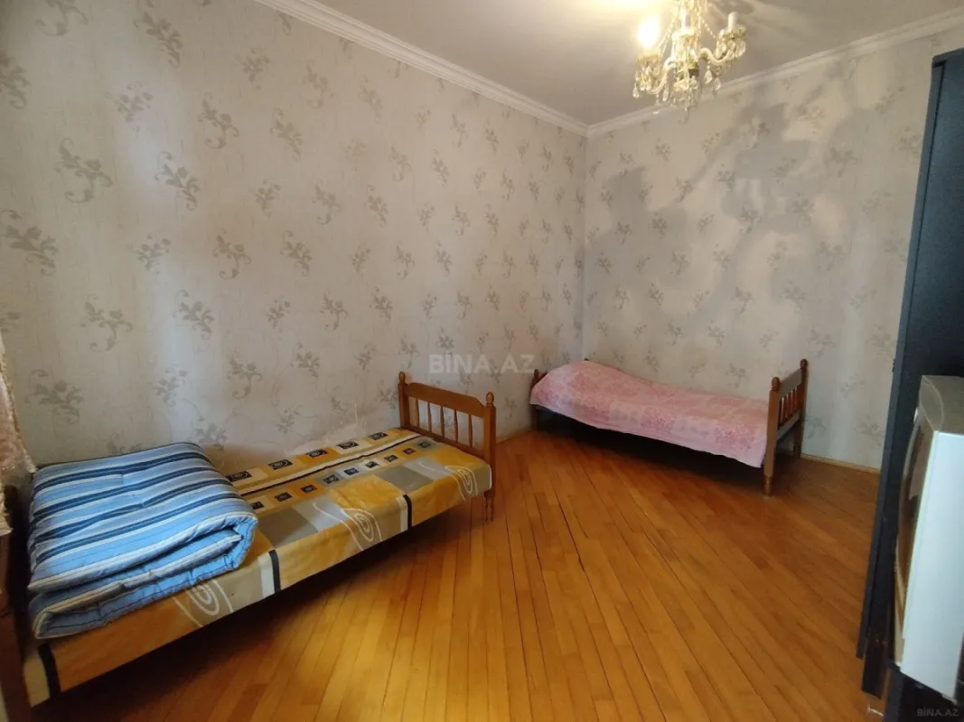 Satılır 4 otaqlı mənzil 147 m²