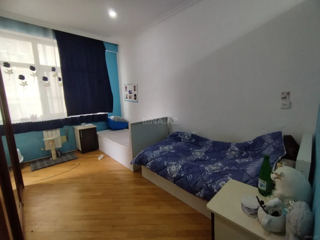 Satılır 4 otaqlı mənzil 147 m²