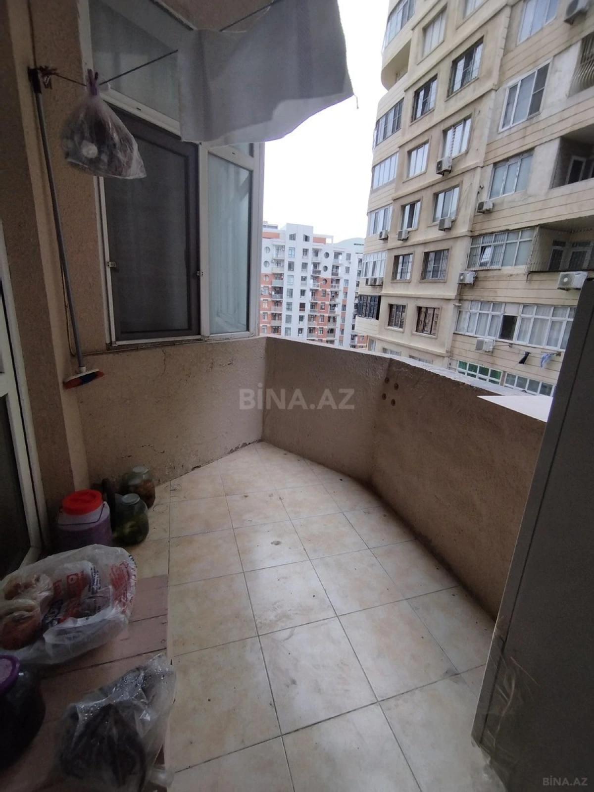 Satılır 4 otaqlı mənzil 147 m²
