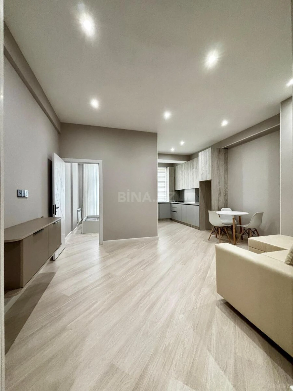 Satılır 2 otaqlı mənzil 60.7 m²