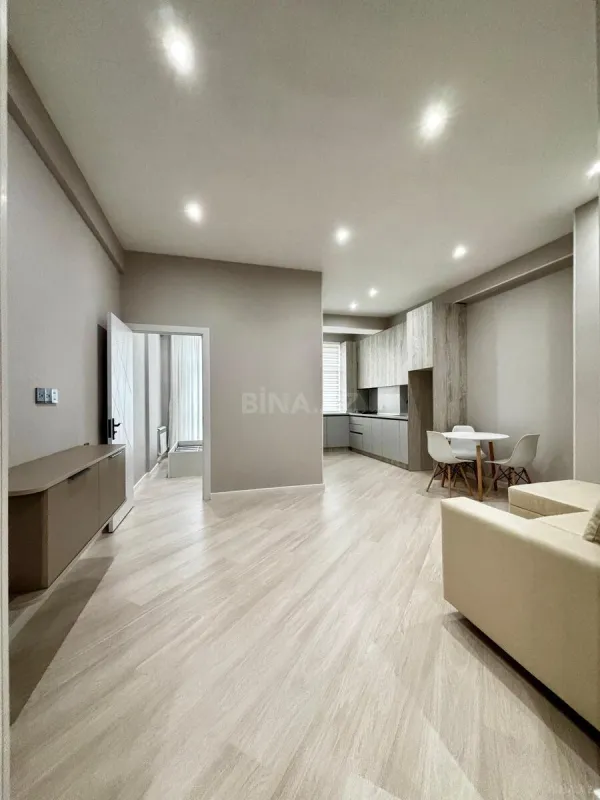 Satılır 2 otaqlı mənzil 60.7 m²