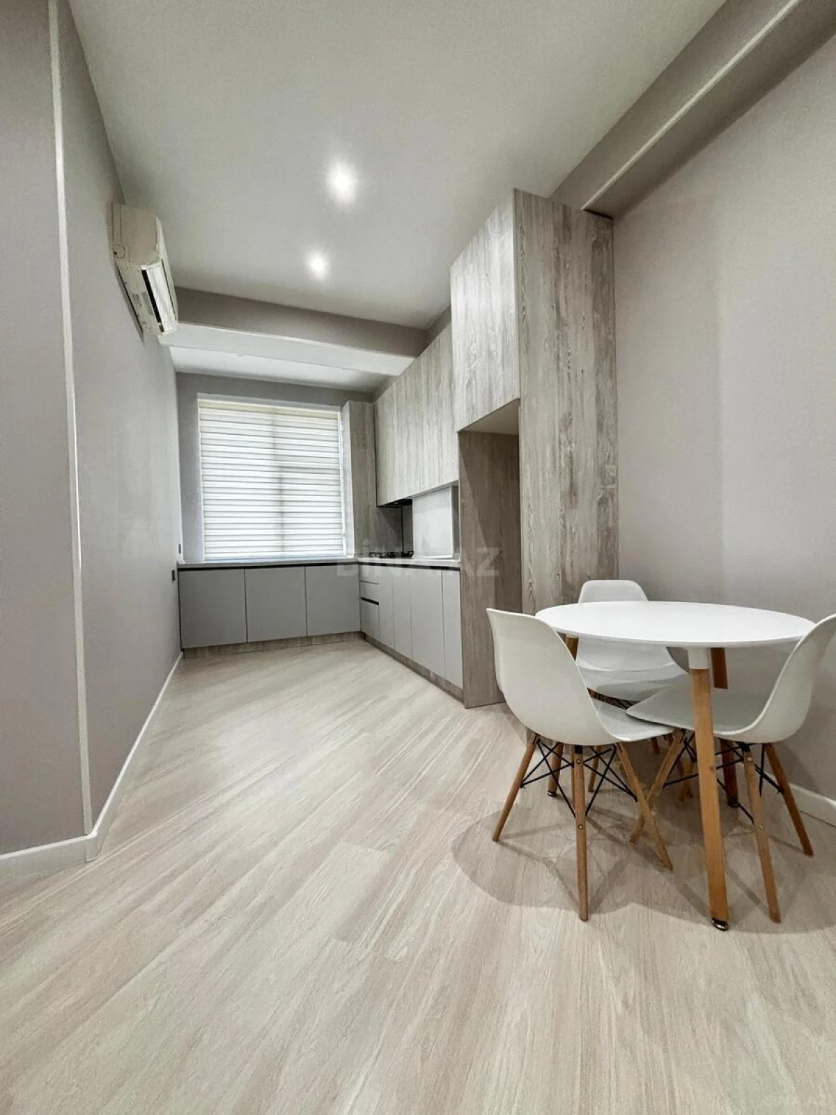 Satılır 2 otaqlı mənzil 60.7 m²