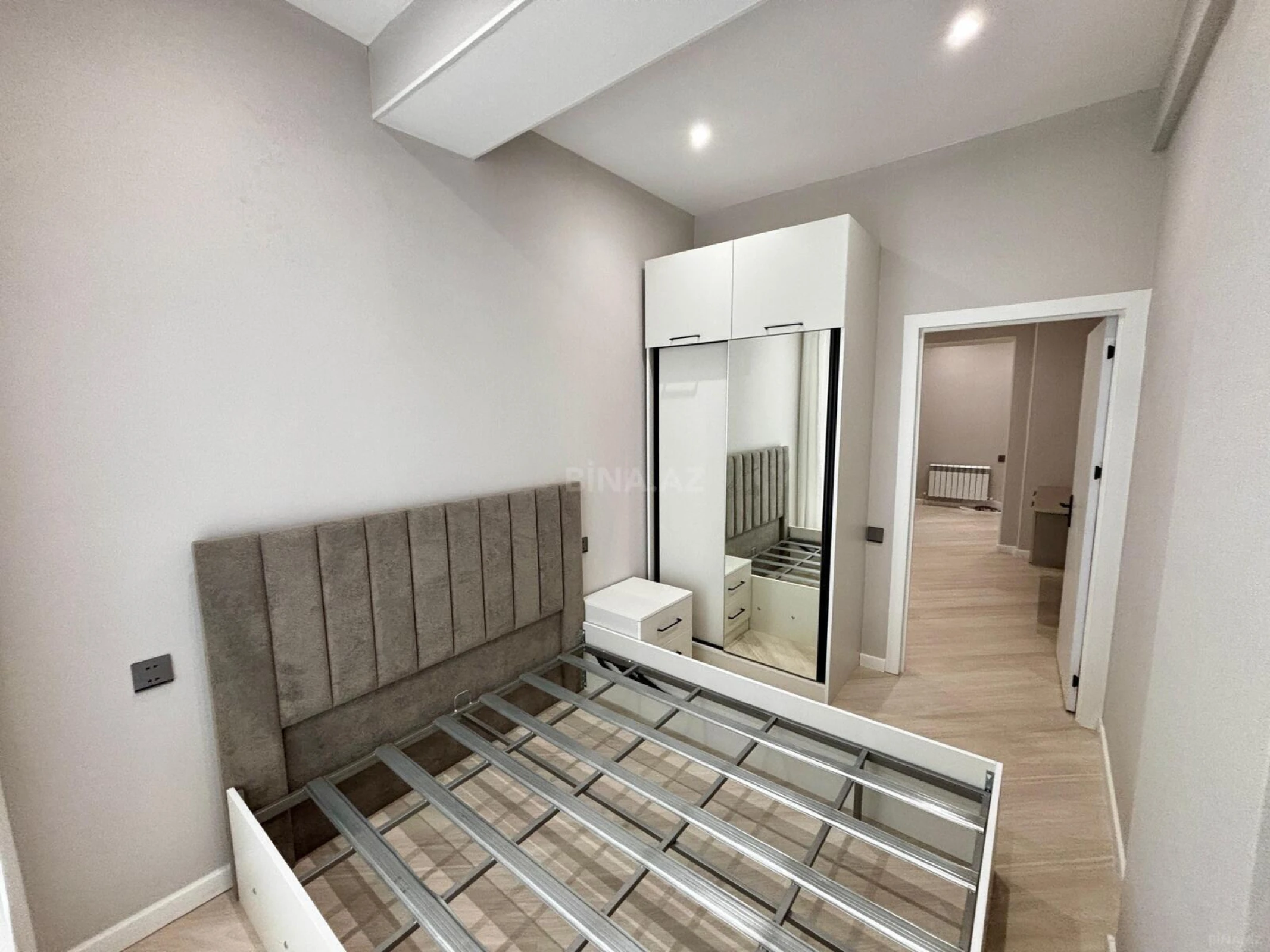 Satılır 2 otaqlı mənzil 60.7 m²