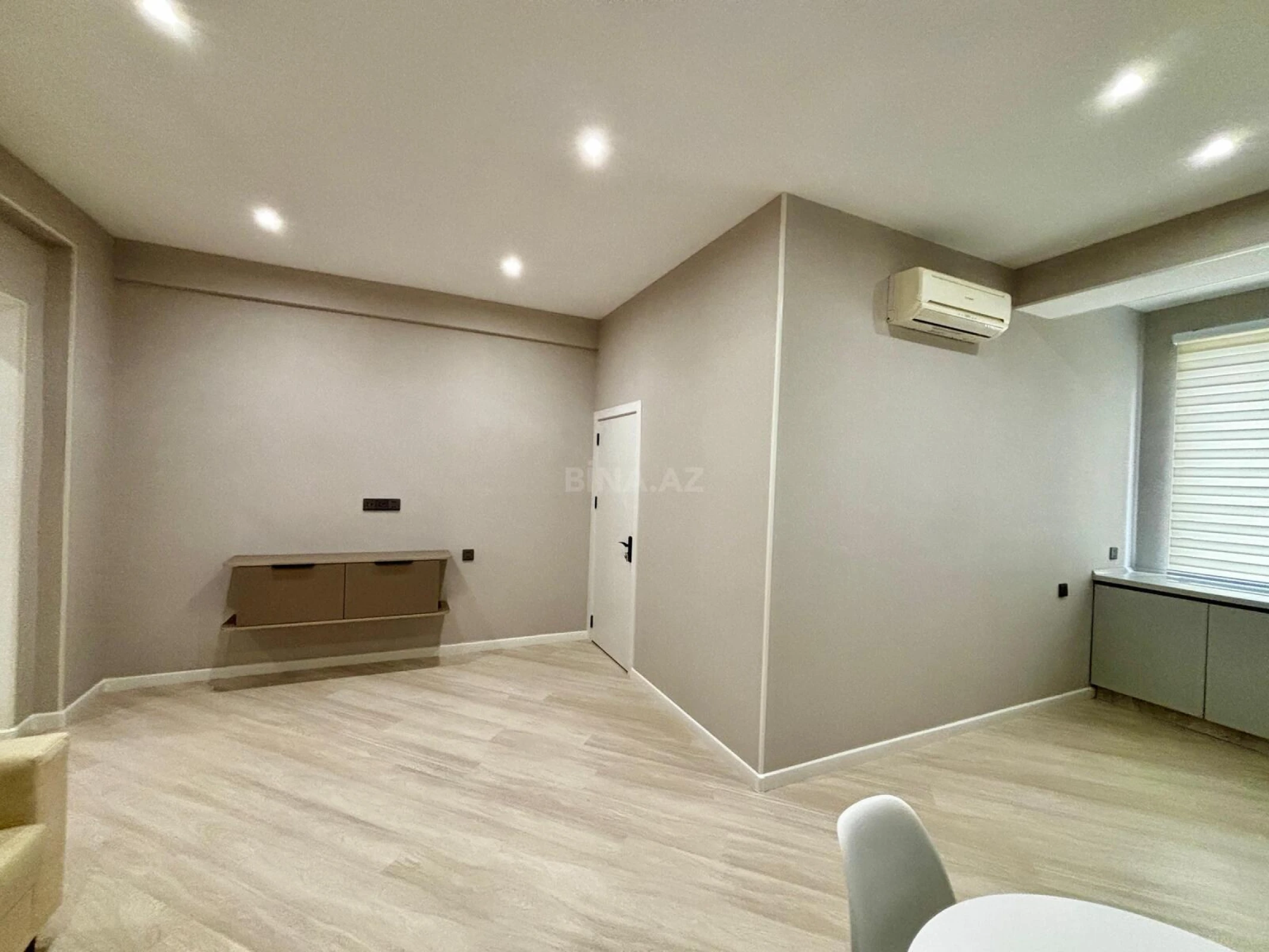Satılır 2 otaqlı mənzil 60.7 m²