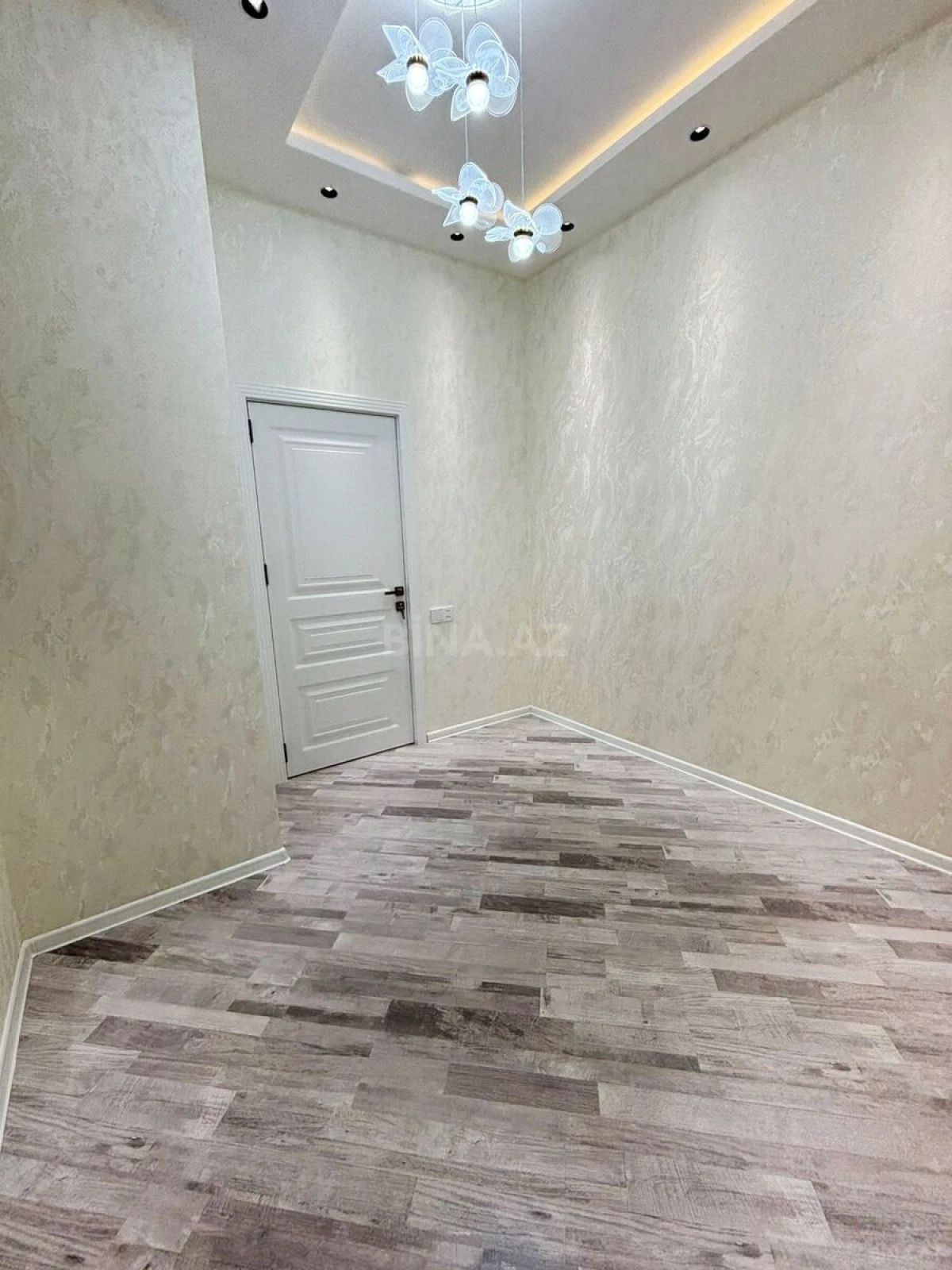 Satılır 2 otaqlı mənzil 63 m²
