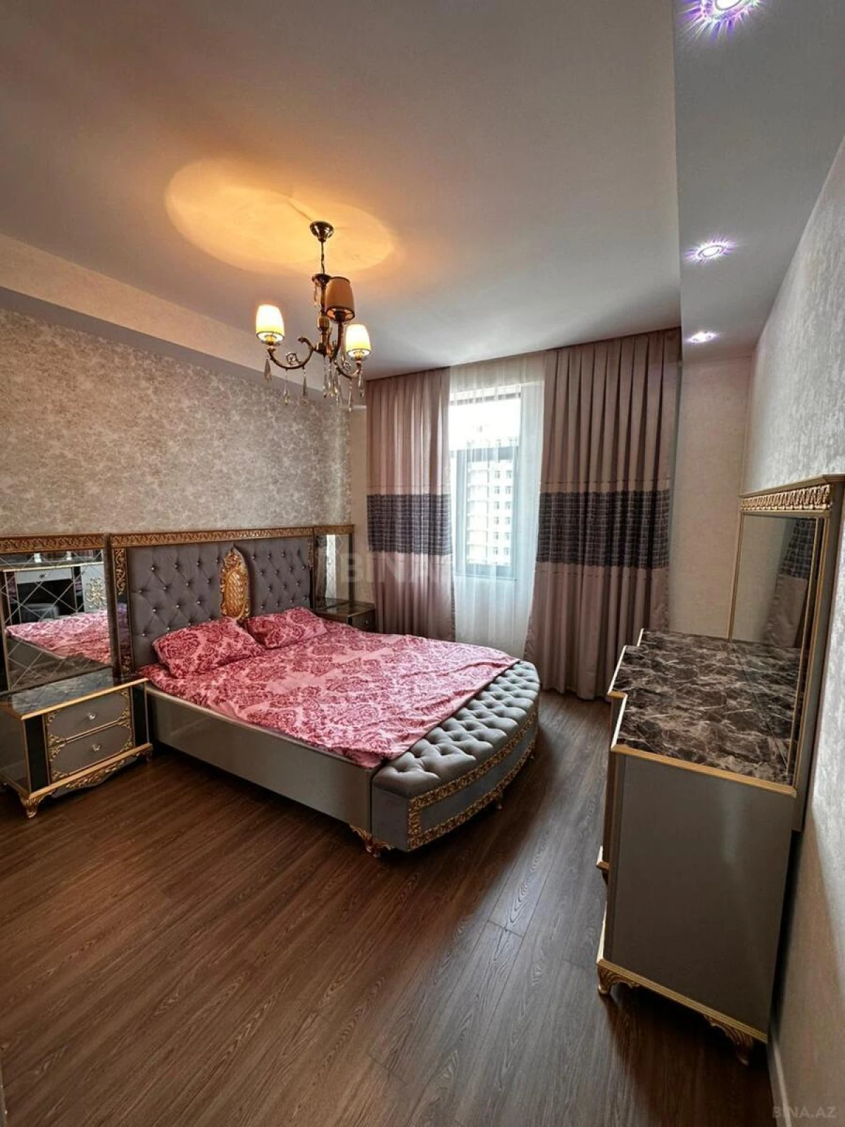 Satılır 3 otaqlı mənzil 95 m²