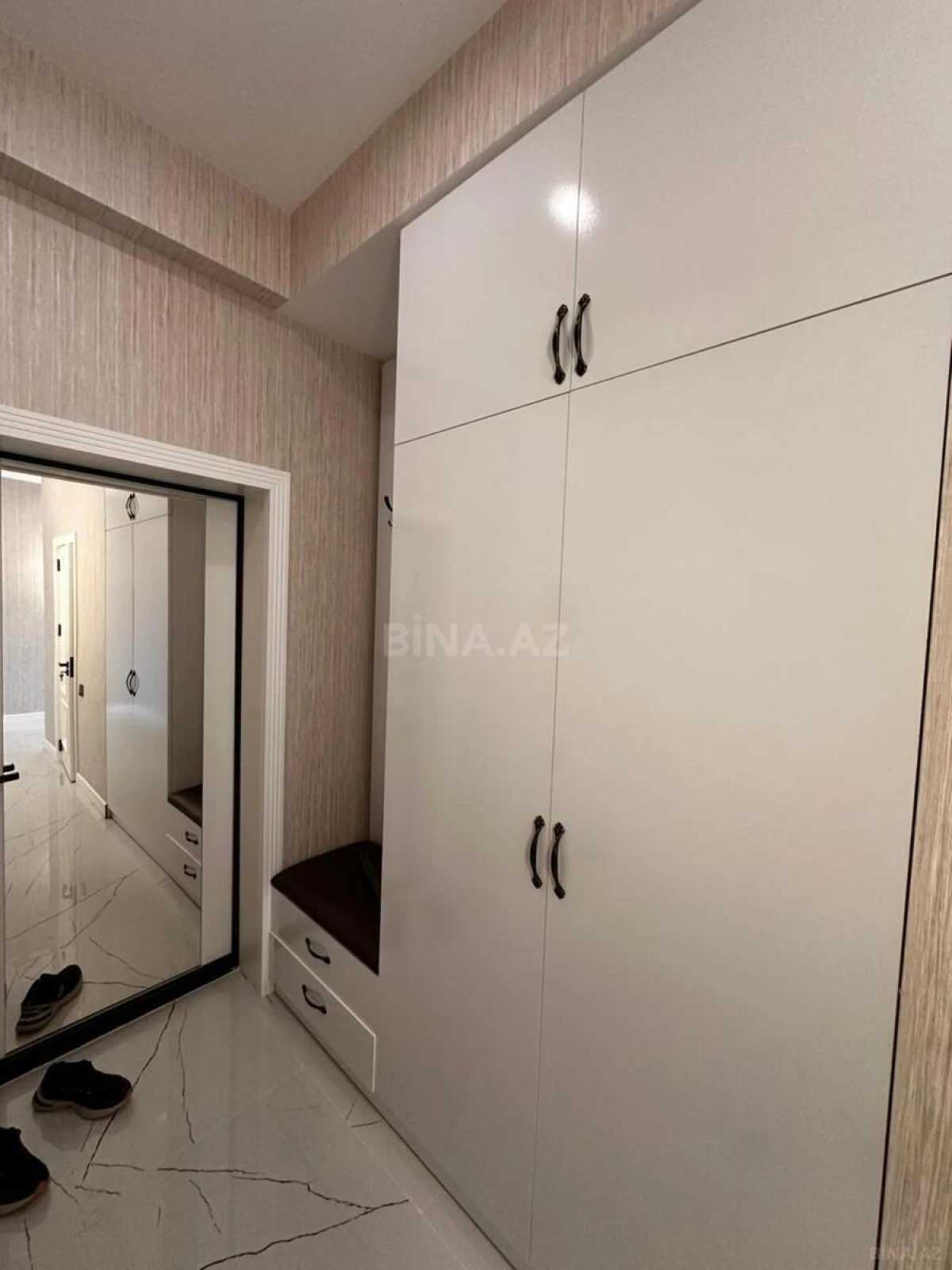 Satılır 3 otaqlı mənzil 95 m²