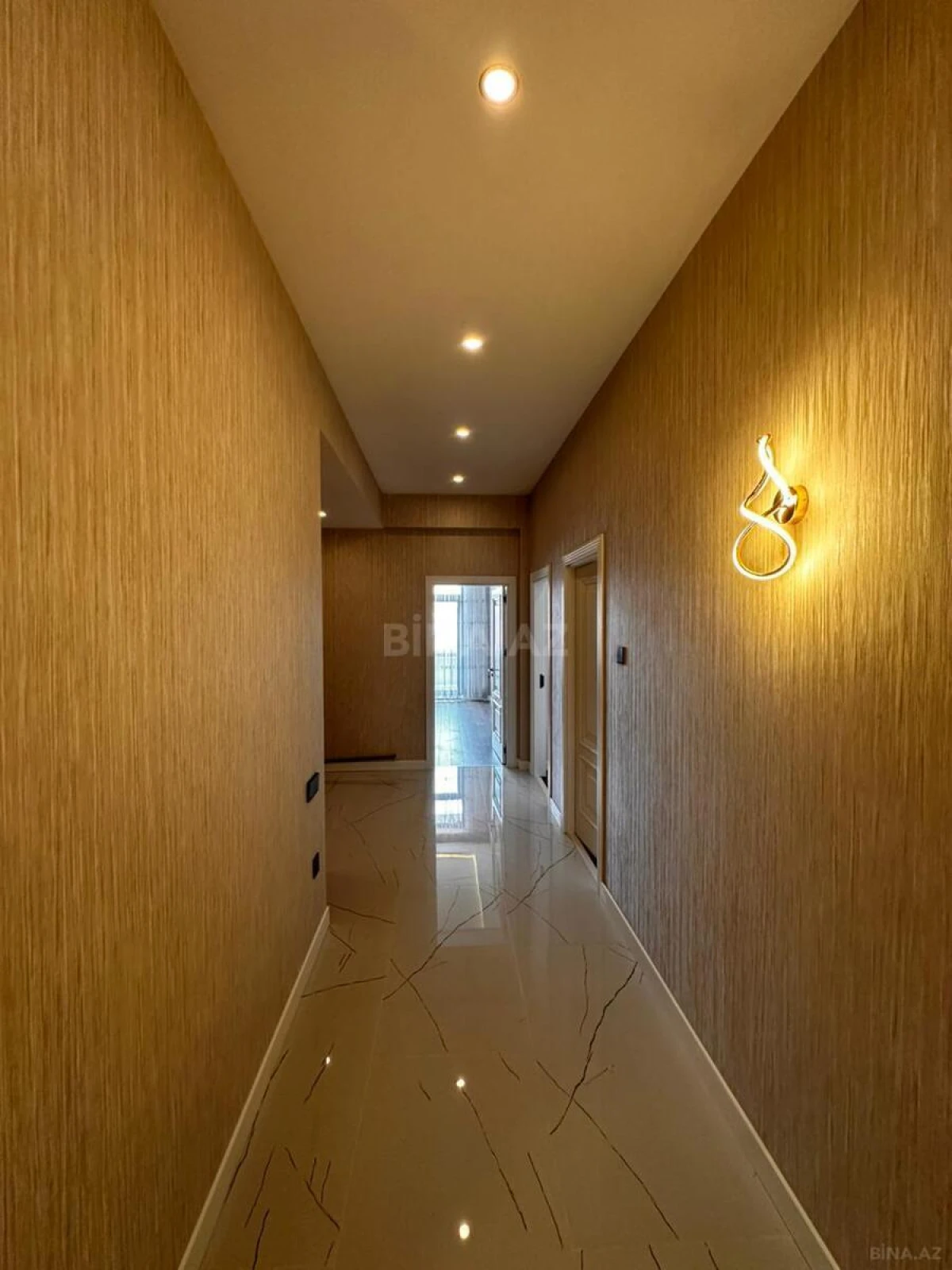Satılır 3 otaqlı mənzil 95 m²