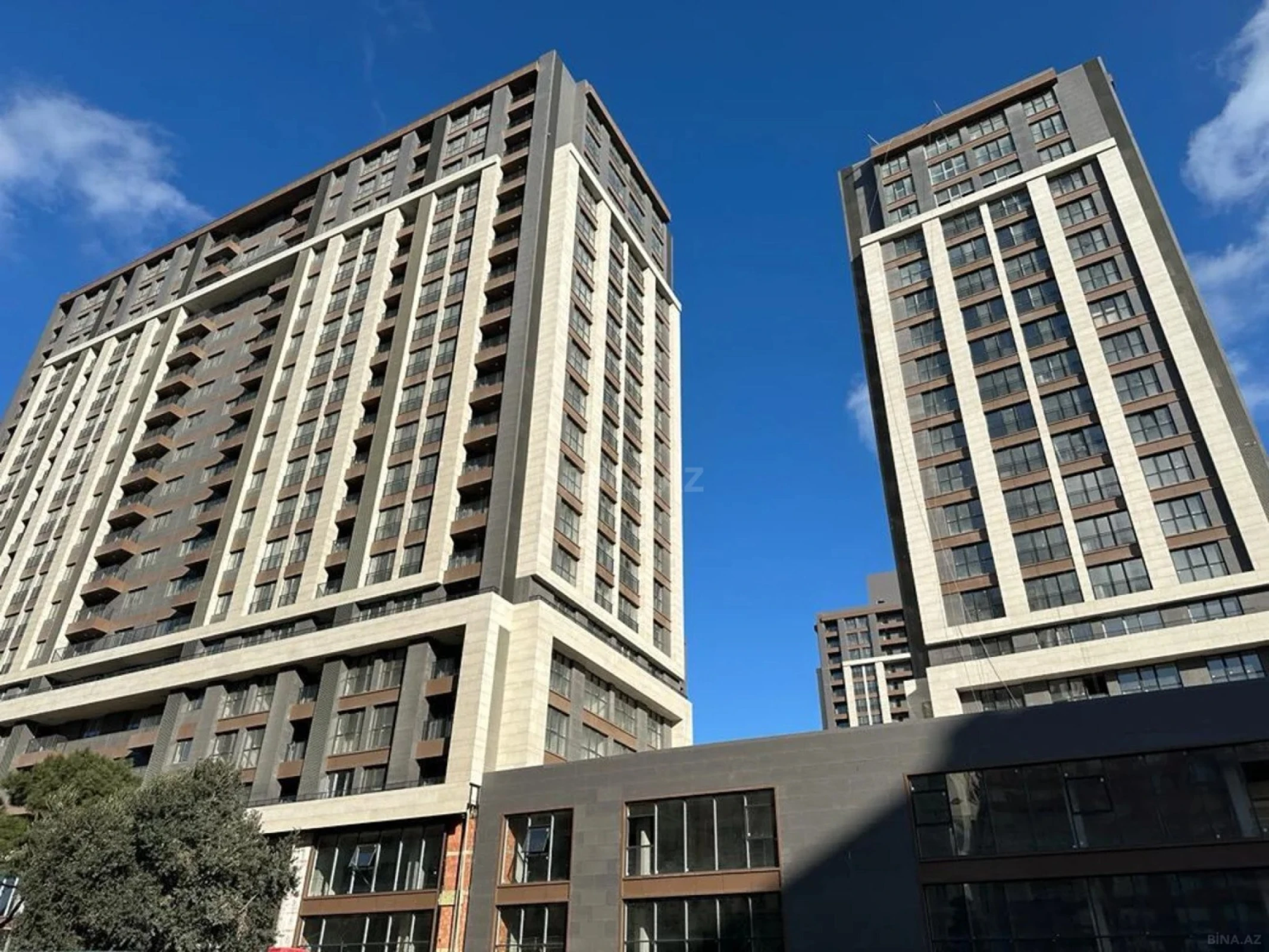Satılır 3 otaqlı mənzil 127 m²