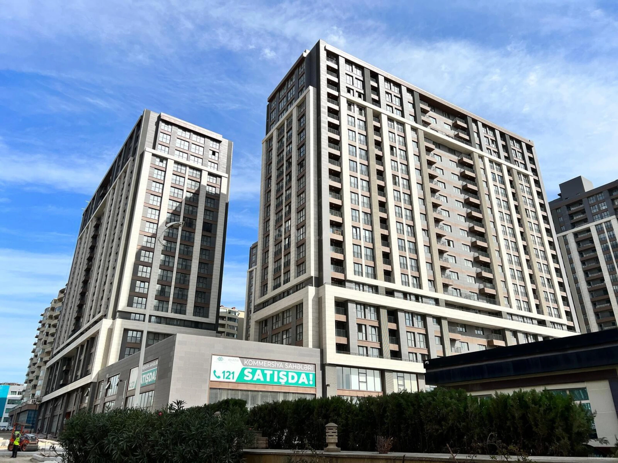 Satılır 3 otaqlı mənzil 127 m²
