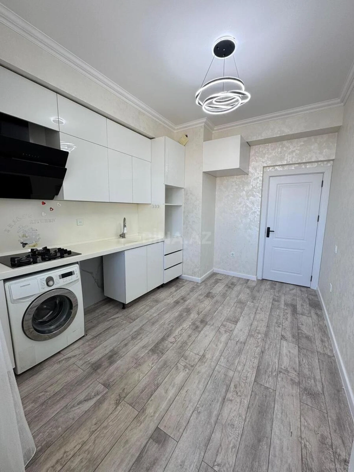 Satılır 2 otaqlı mənzil 75 m²