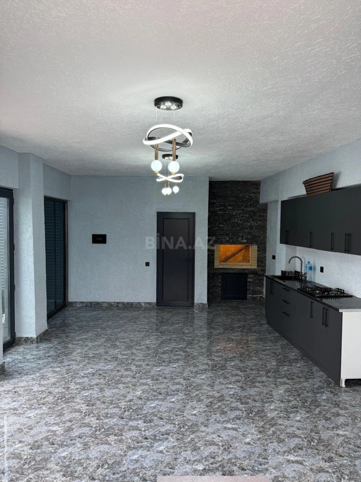 Satılır 4 otaqlı həyət evi 265 m²
