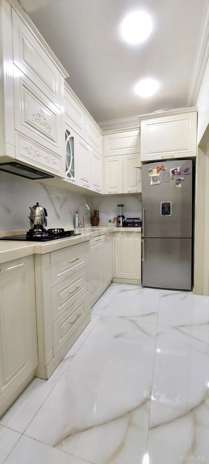 Satılır 4 otaqlı mənzil 145 m²