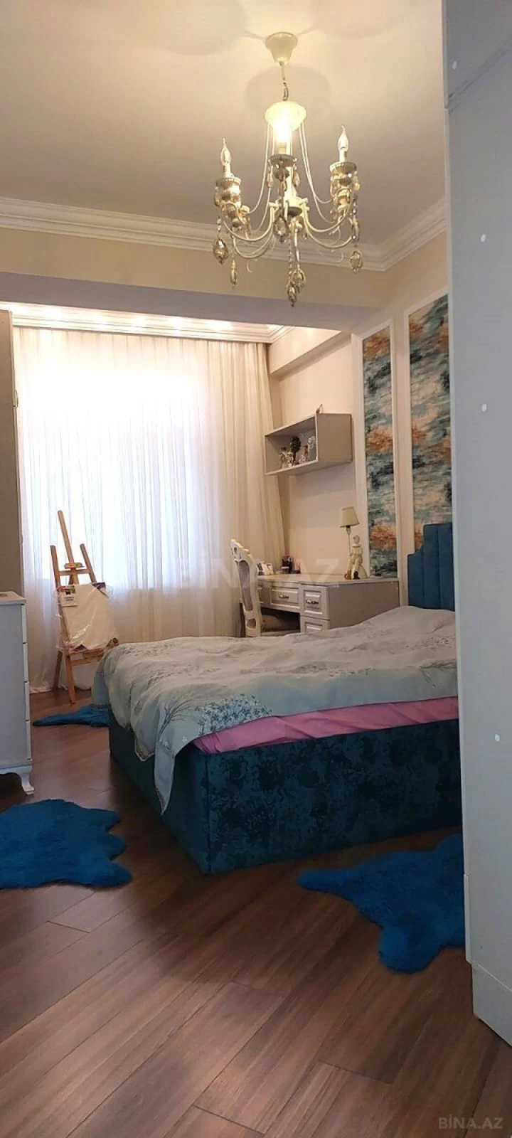 Satılır 4 otaqlı mənzil 145 m²