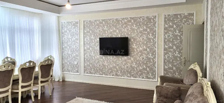Satılır 4 otaqlı mənzil 145 m²