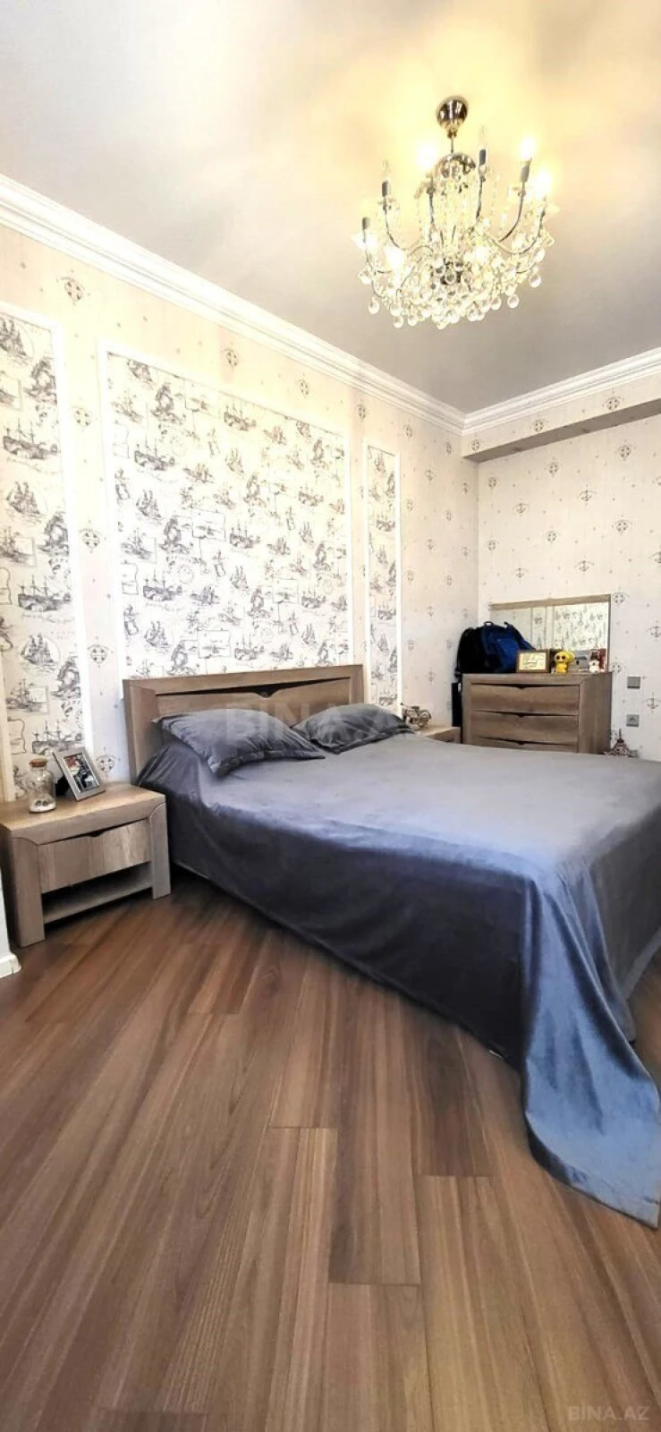 Satılır 4 otaqlı mənzil 145 m²