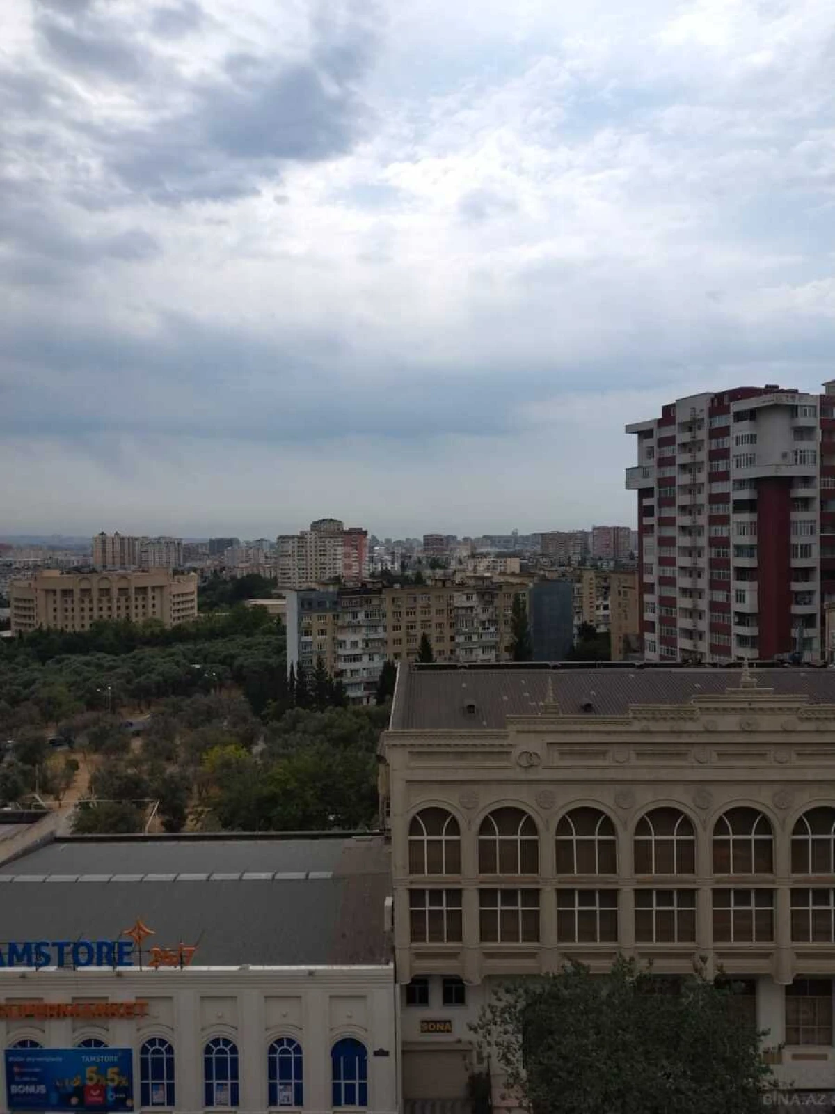 Satılır 4 otaqlı mənzil 110 m²