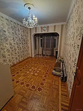 Satılır 4 otaqlı mənzil 110 m²
