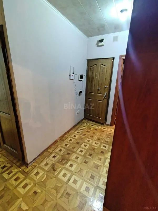 Satılır 4 otaqlı mənzil 110 m²