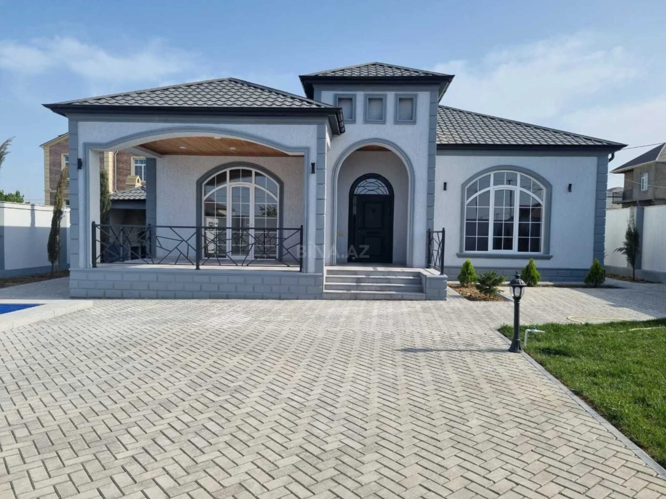 Satılır 4 otaqlı həyət evi 200 m²