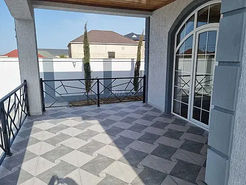 Satılır 4 otaqlı həyət evi 200 m²
