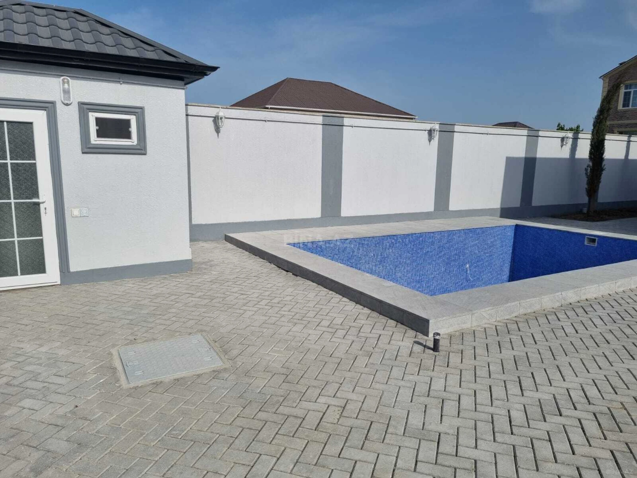 Satılır 4 otaqlı həyət evi 200 m²